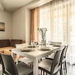 Rezydencja Regle Apartment *