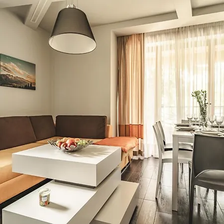 Rezydencja Regle 자코파네